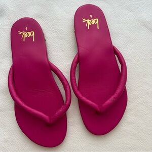 Beek Sunbird Thong Sandals Fuchsia Size 6 New